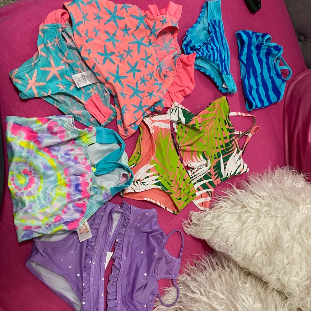 Girls swimsuit